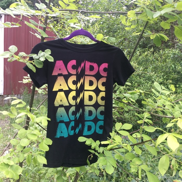 AC/DC ⚡️ - Picture 1 of 1